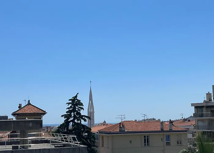 Appartement Spacieux Au Calme A Nice